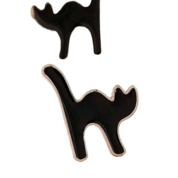 Black Cat 🐈‍⬛ Stud Earrings - Picture 4 of 4